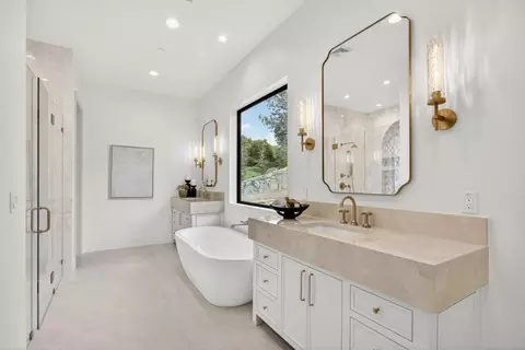 Bath - 3225 Rustic Woods Ct, Loomis, CA 95650 photo 13 of 17