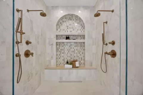 Bath - 3225 Rustic Woods Ct, Loomis, CA 95650 photo 15 of 17