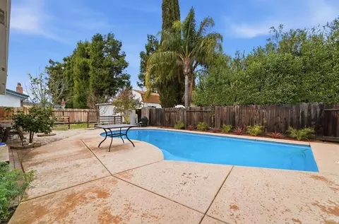 Exterior - 819 Brandywine St, Manteca, CA 95336 photo 6 of 15