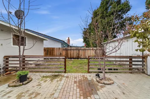 Exterior - 819 Brandywine St, Manteca, CA 95336 photo 10 of 15