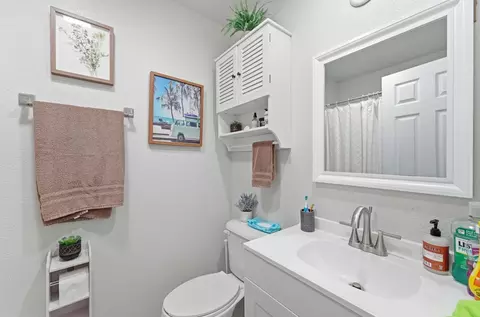 Bath - 819 Brandywine St, Manteca, CA 95336 photo 2 of 2