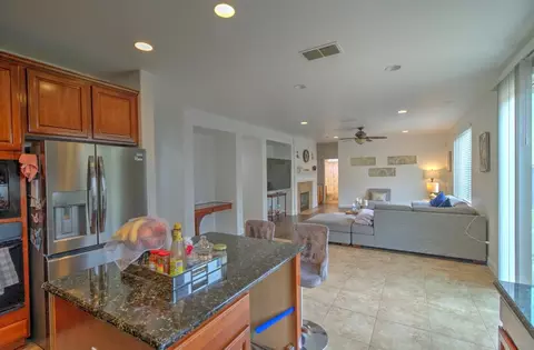 Kitchen - 523 Danbury Pl, Lathrop, CA 95330 photo 6 of 6