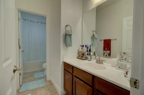 Bath - 523 Danbury Pl, Lathrop, CA 95330 photo 7 of 7