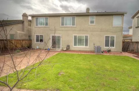 Exterior - 523 Danbury Pl, Lathrop, CA 95330 photo 6 of 10