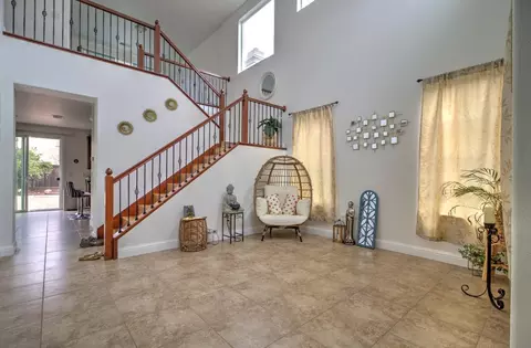 Entry Way - 523 Danbury Pl, Lathrop, CA 95330 photo 2 of 6