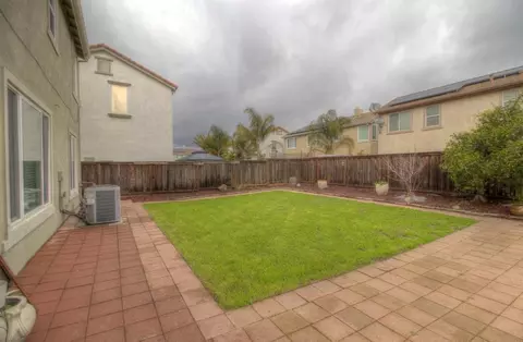 Exterior - 523 Danbury Pl, Lathrop, CA 95330 photo 9 of 10