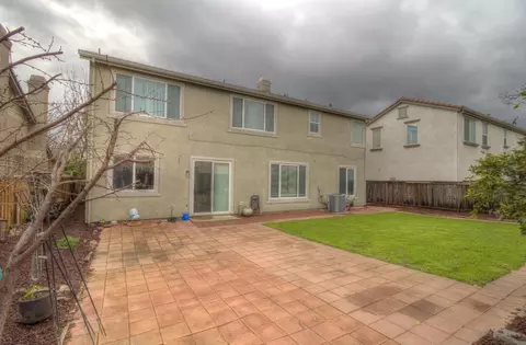 Exterior - 523 Danbury Pl, Lathrop, CA 95330 photo 5 of 10