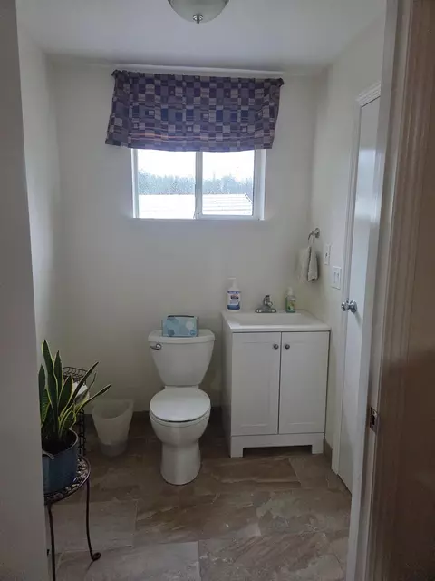 Bath - 4841 Holm Rd, Placerville, CA 95667 photo 4 of 4