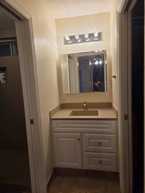Bath - 4841 Holm Rd, Placerville, CA 95667 photo 2 of 4