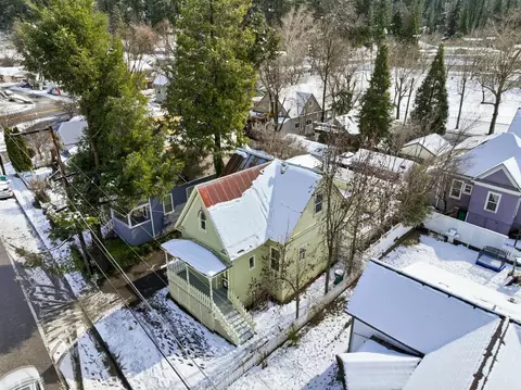 View/Area - 411 Colfax Ave, Grass Valley, CA 95945 photo 5 of 6