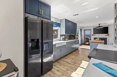 Kitchen - 710 Sunflower Dr, Lathrop, CA 95330 photo 11 of 13