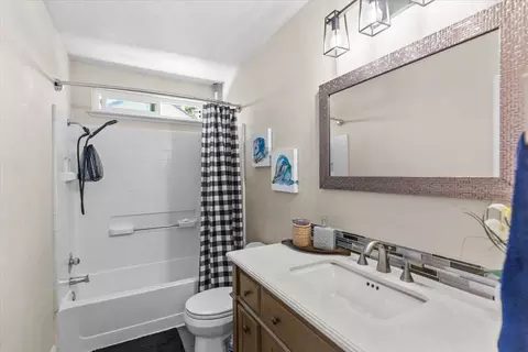 Bath - 710 Sunflower Dr, Lathrop, CA 95330 photo 2 of 5