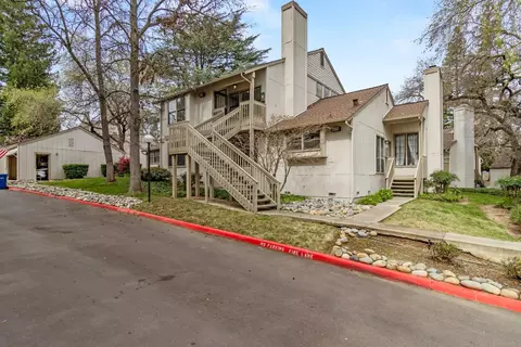Exterior - 3900 Park Circle Ln #B, Carmichael, CA 95608 photo 3 of 8