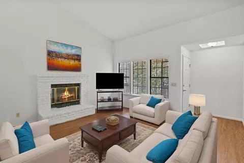 Living - 3900 Park Circle Ln #B, Carmichael, CA 95608 photo 5 of 7