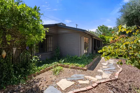 Exterior - 206 Griswold Ave, Modesto, CA 95350 photo 6 of 12
