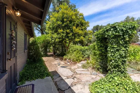 Exterior - 206 Griswold Ave, Modesto, CA 95350 photo 10 of 12