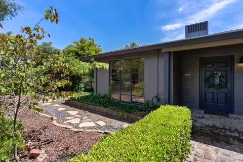 Exterior - 206 Griswold Ave, Modesto, CA 95350 photo 5 of 12