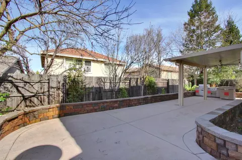 Exterior - 1054 Ledgestone Dr, Folsom, CA 95630 photo 6 of 7