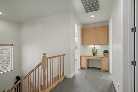 Entry Way - 1054 Ledgestone Dr, Folsom, CA 95630 photo 6 of 10