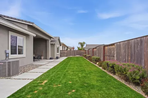 Exterior - 2787 Millstream Ln, Turlock, CA 95382 photo 4 of 5