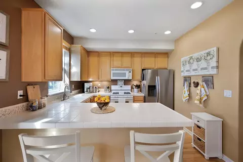 6550 Hearthstone Cir, Rocklin, CA 95677