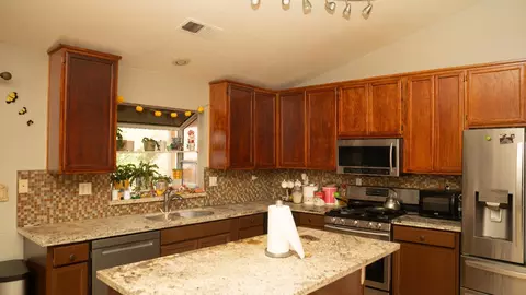 3917 Westfall Ln, Modesto, CA 95357 photo 3