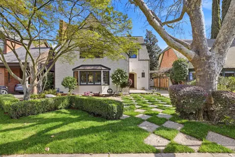 717 33rd St, Sacramento, CA 95816