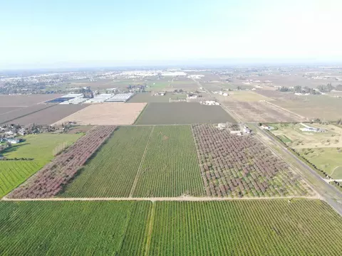 5954 E Hogan, Lodi, CA 95240 photo 4