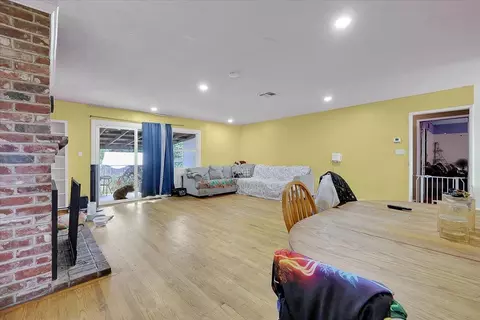 Living - 738 Costa Dr, Lodi, CA 95240 photo 4 of 4