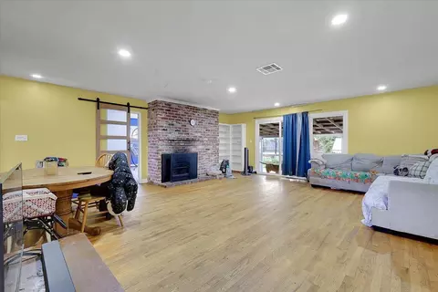 Living - 738 Costa Dr, Lodi, CA 95240 photo 1 of 4