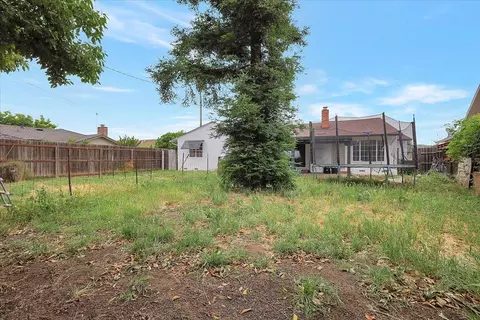 Exterior - 738 Costa Dr, Lodi, CA 95240 photo 6 of 8