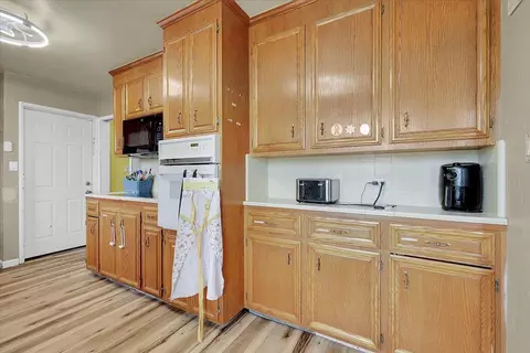 Kitchen - 738 Costa Dr, Lodi, CA 95240 photo 4 of 4