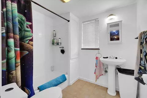 Bath - 738 Costa Dr, Lodi, CA 95240 photo 1 of 2