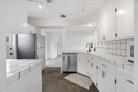 Kitchen - 507 Coronado Way, Modesto, CA 95350 photo 1 of 4