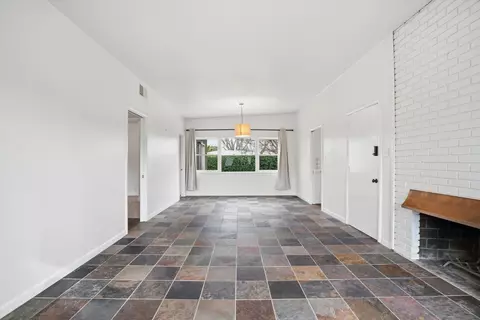 Living - 507 Coronado Way, Modesto, CA 95350 photo 1 of 9