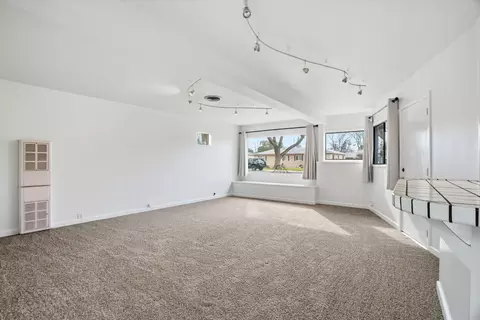 Living - 507 Coronado Way, Modesto, CA 95350 photo 6 of 9
