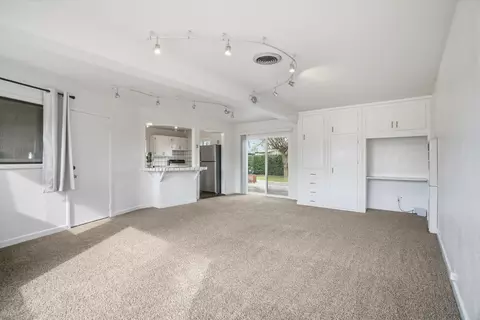 Living - 507 Coronado Way, Modesto, CA 95350 photo 7 of 9