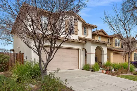 Exterior - 4656 Lue Ln, Carmichael, CA 95608 photo 3 of 6