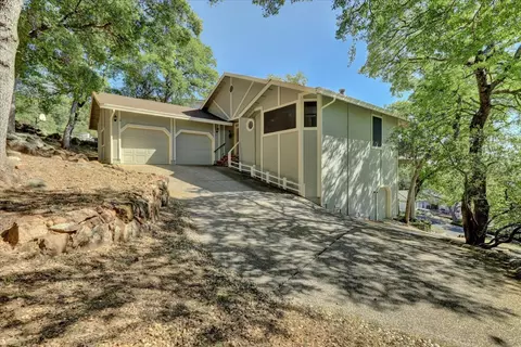 17572 Long Branch Ct, Penn Valley, CA 95946