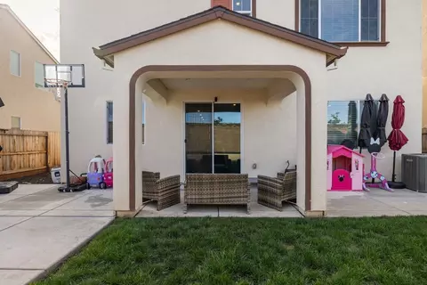 7293 Dorstone Way, Sacramento, CA 95829