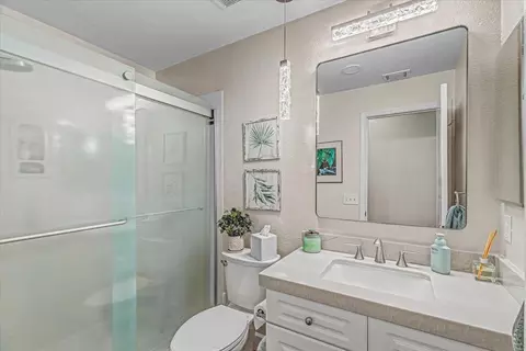 Bath - 1738 Heirloom Ct, Modesto, CA 95357 photo 1 of 5
