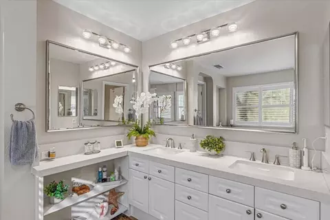 Bath - 1738 Heirloom Ct, Modesto, CA 95357 photo 2 of 5