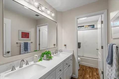 Bath - 1738 Heirloom Ct, Modesto, CA 95357 photo 5 of 5