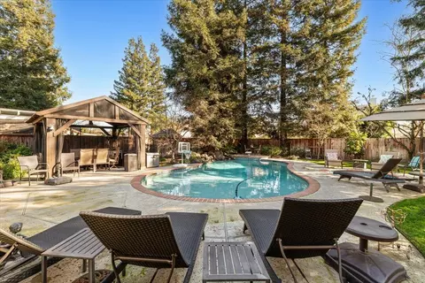 Exterior - 1738 Heirloom Ct, Modesto, CA 95357 photo 4 of 25