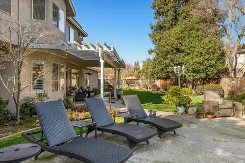 Exterior - 1738 Heirloom Ct, Modesto, CA 95357 photo 12 of 25