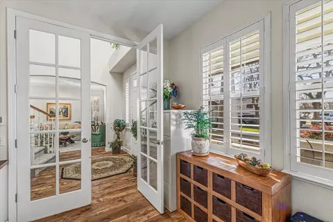 Entry Way - 1738 Heirloom Ct, Modesto, CA 95357 photo 4 of 5