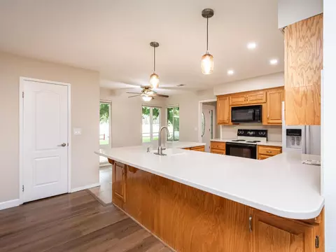Kitchen - 25265 Carlsbad Ave, Davis, CA 95616 photo 8 of 9