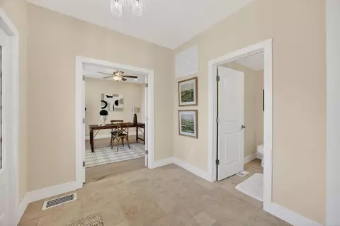 Entry Way - 25265 Carlsbad Ave, Davis, CA 95616 photo 2 of 5