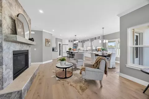 Living - 25265 Carlsbad Ave, Davis, CA 95616 photo 2 of 8