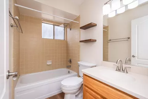 Bath - 25265 Carlsbad Ave, Davis, CA 95616 photo 12 of 14
